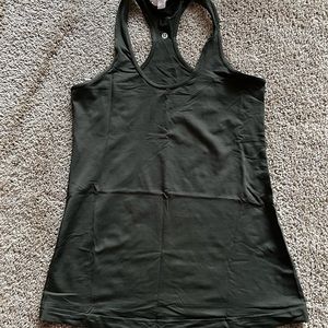 dark green lululemon tank top size 10
